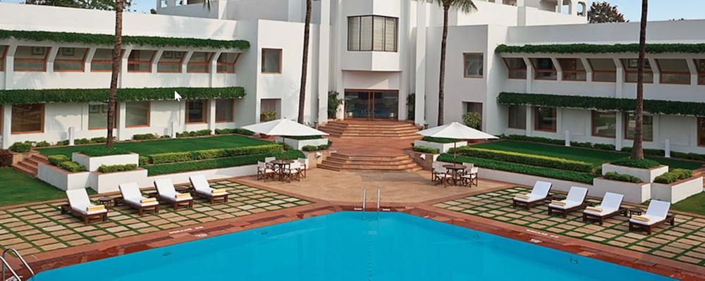 Trident Bhubaneswar Hotel Exterior photo